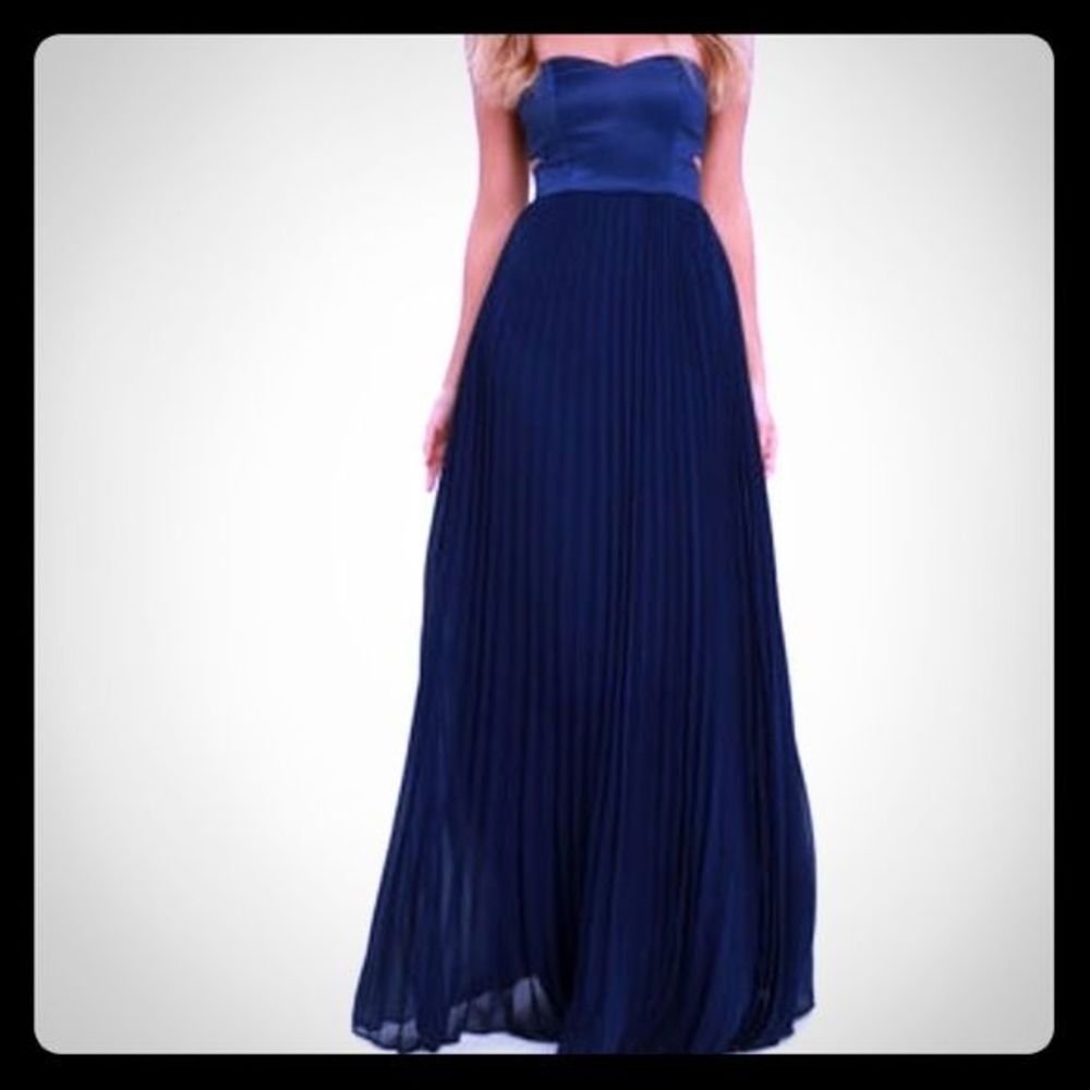 Navy blue strapless dress. (Bday, prom,wedding)